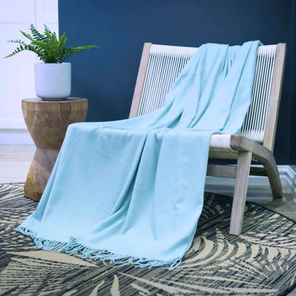 Lifestyle image of Melody Plain Eggshell 2