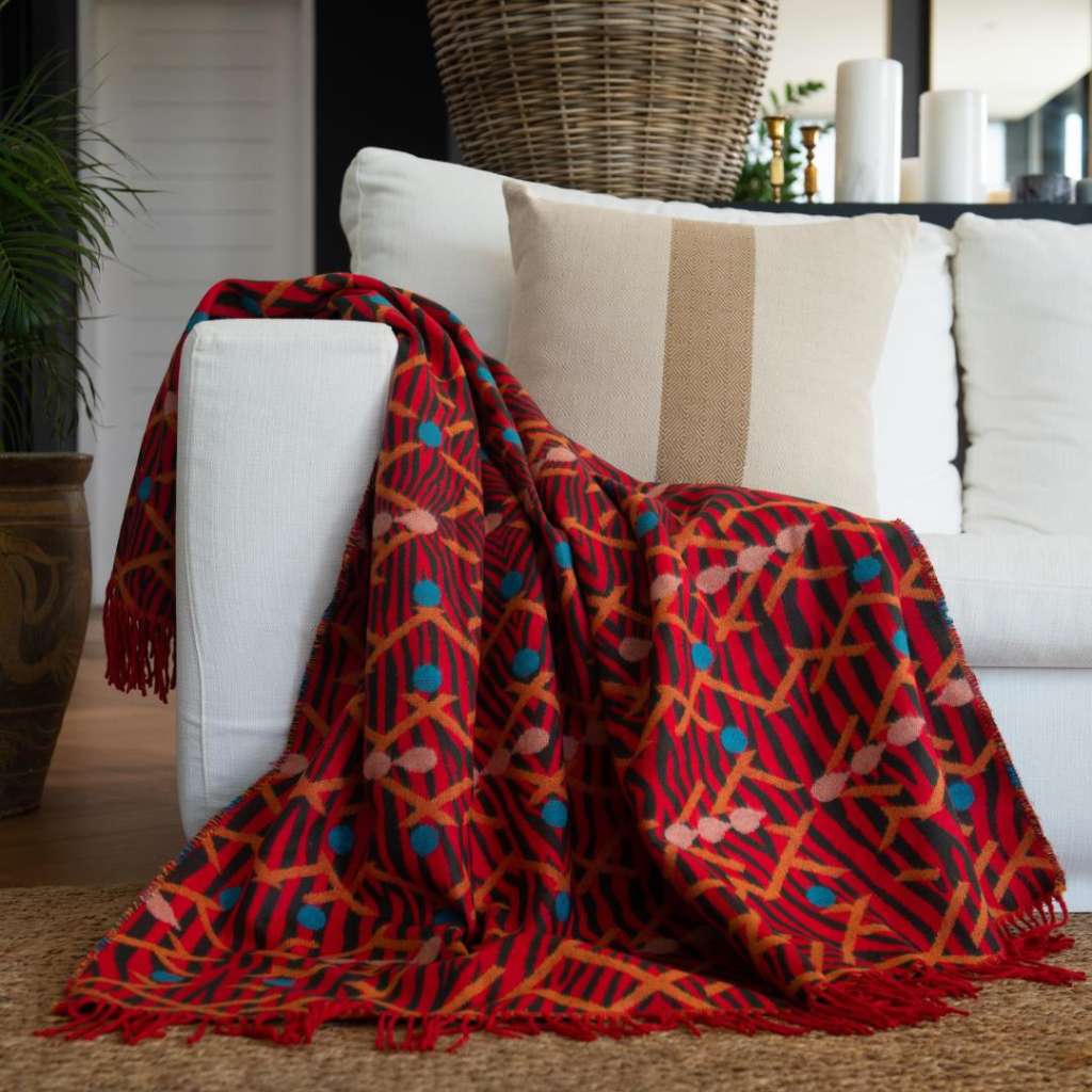 Lifestyle imgae of Himba Burnt Red/Old Gold 1